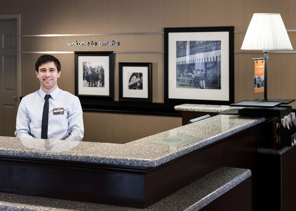 Hampton Inn & Suites Omaha-Downtown Екстер'єр фото