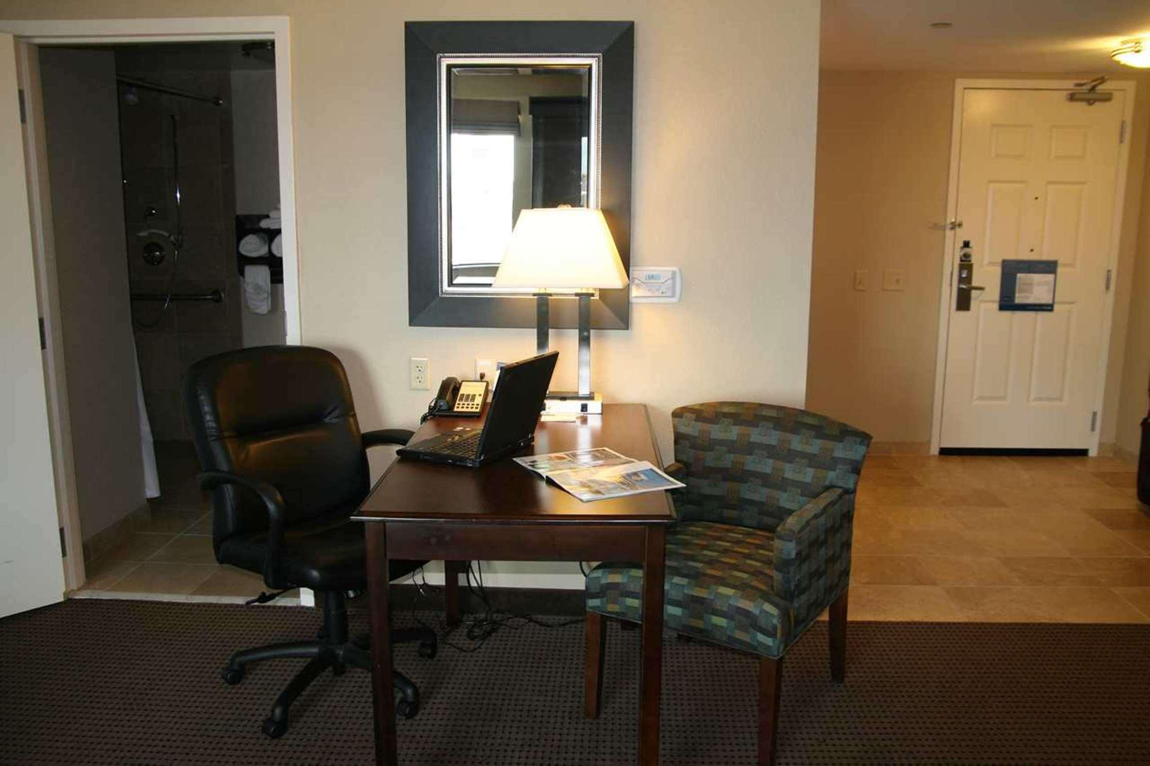 Hampton Inn & Suites Omaha-Downtown Номер фото