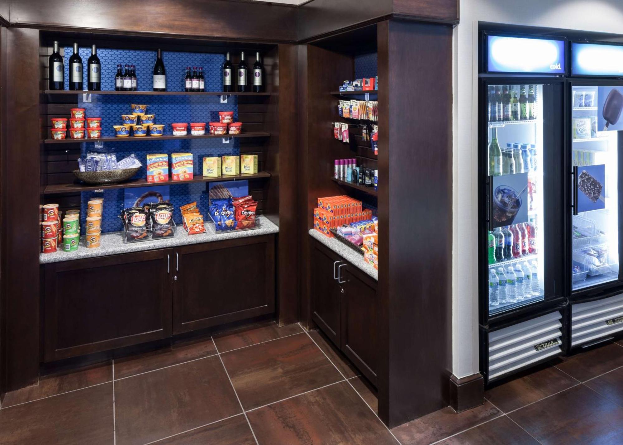Hampton Inn & Suites Omaha-Downtown Екстер'єр фото