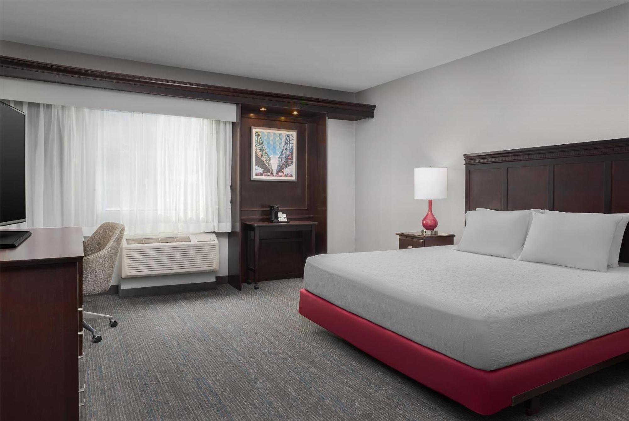 Hampton Inn & Suites Omaha-Downtown Екстер'єр фото