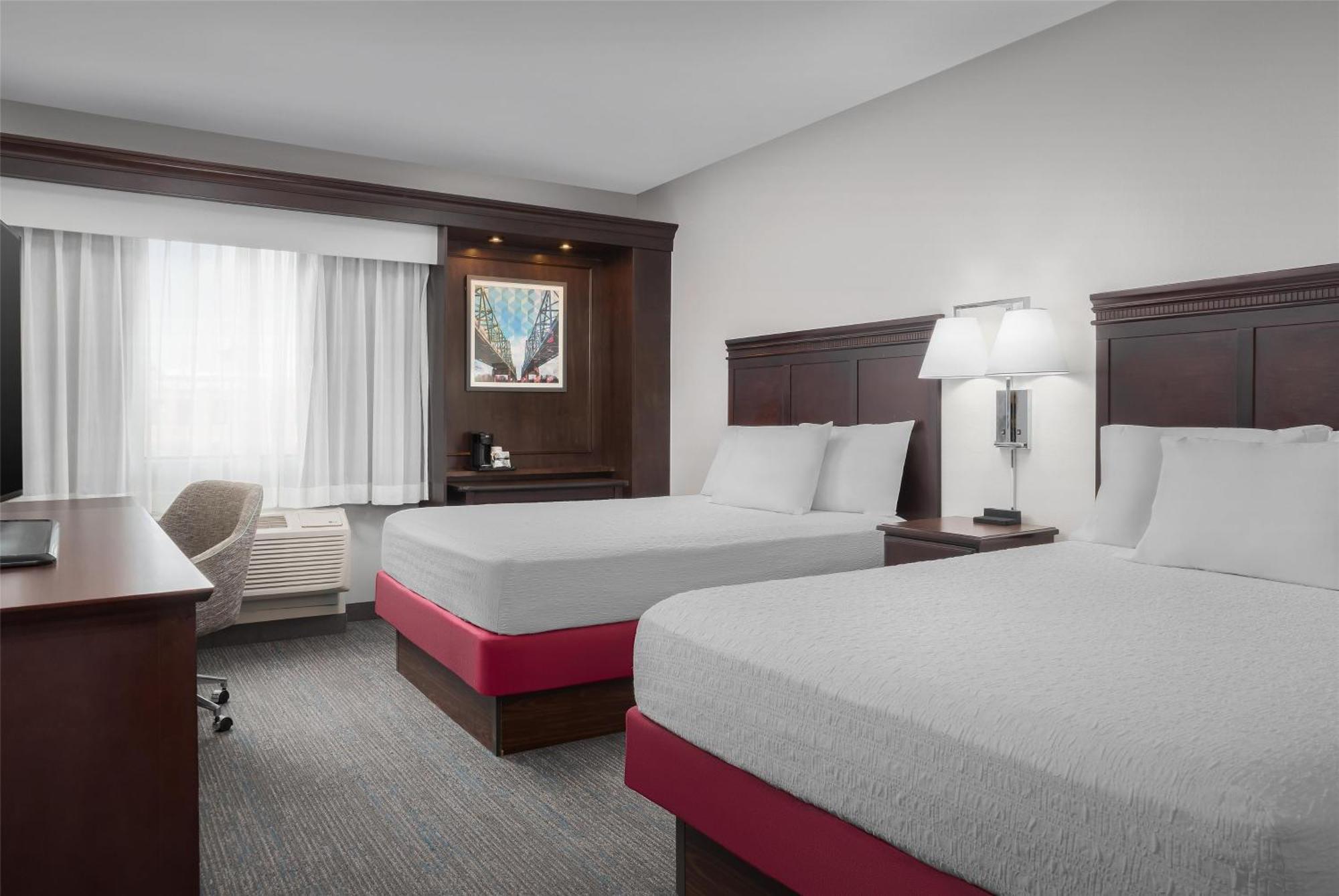 Hampton Inn & Suites Omaha-Downtown Екстер'єр фото