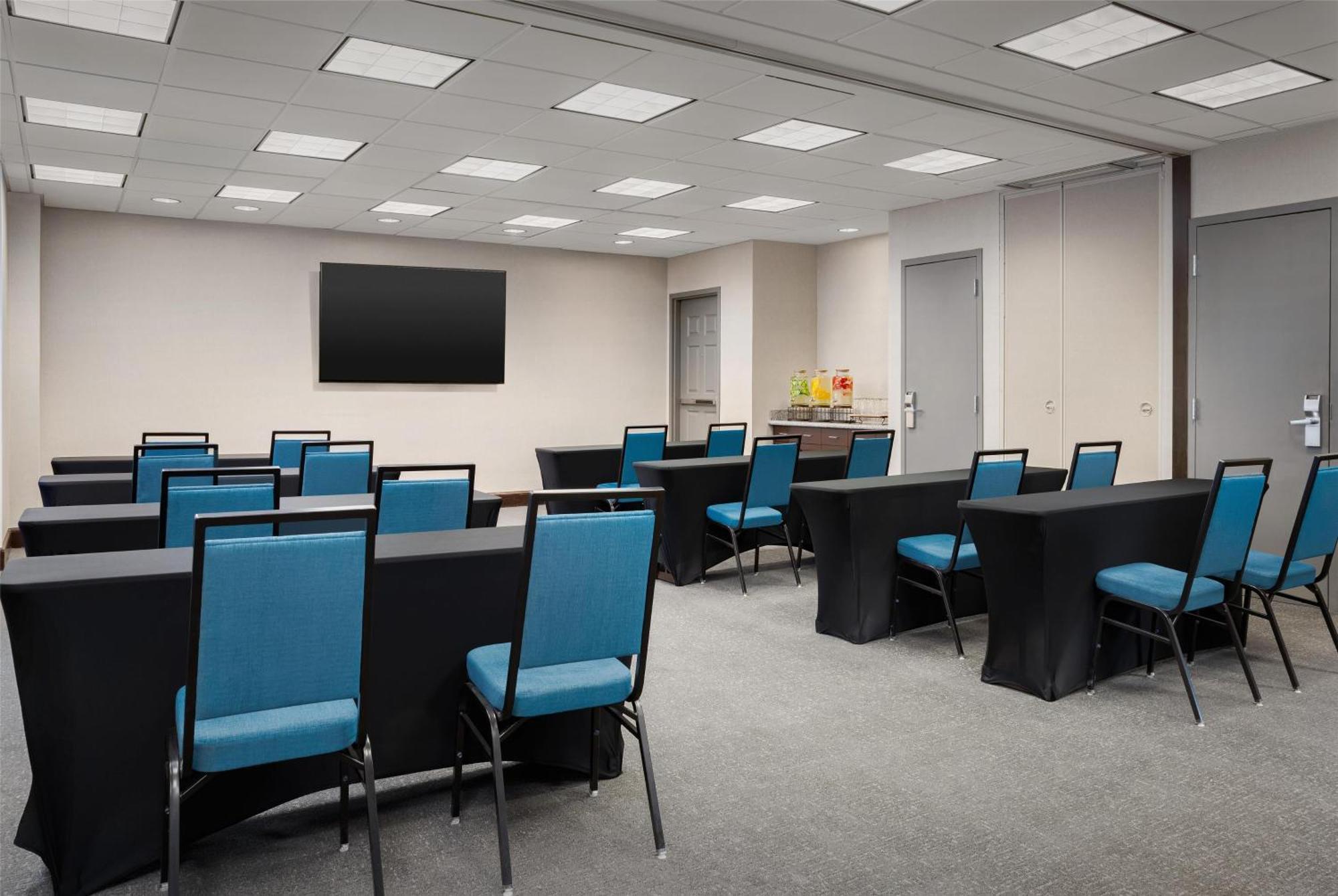 Hampton Inn & Suites Omaha-Downtown Екстер'єр фото