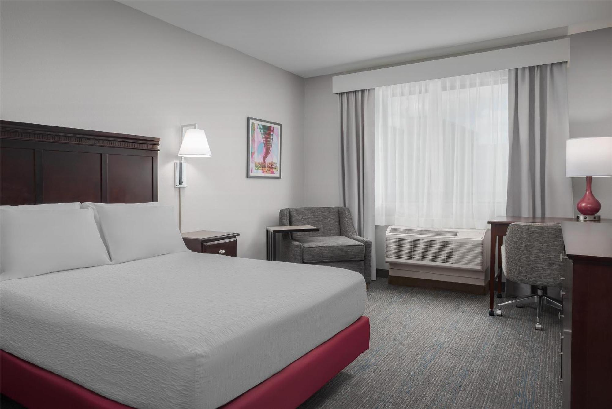 Hampton Inn & Suites Omaha-Downtown Екстер'єр фото